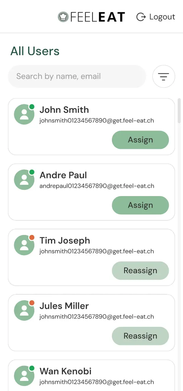 Schermata admin TapTime “All users”: un campo di ricerca e una lista del personale, ciascuno con un pulsante Assign o Reassign
